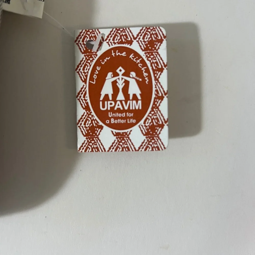 UPAVIM United for a Better Life Cat Pot Holder Artisan Made New